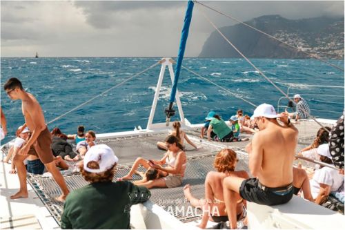 Passeio de Catamarã | 2025